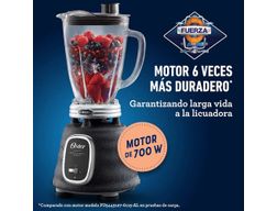 Licuadora clásica Oster® negra serie profesional con interruptor de palanca BLSTBPST